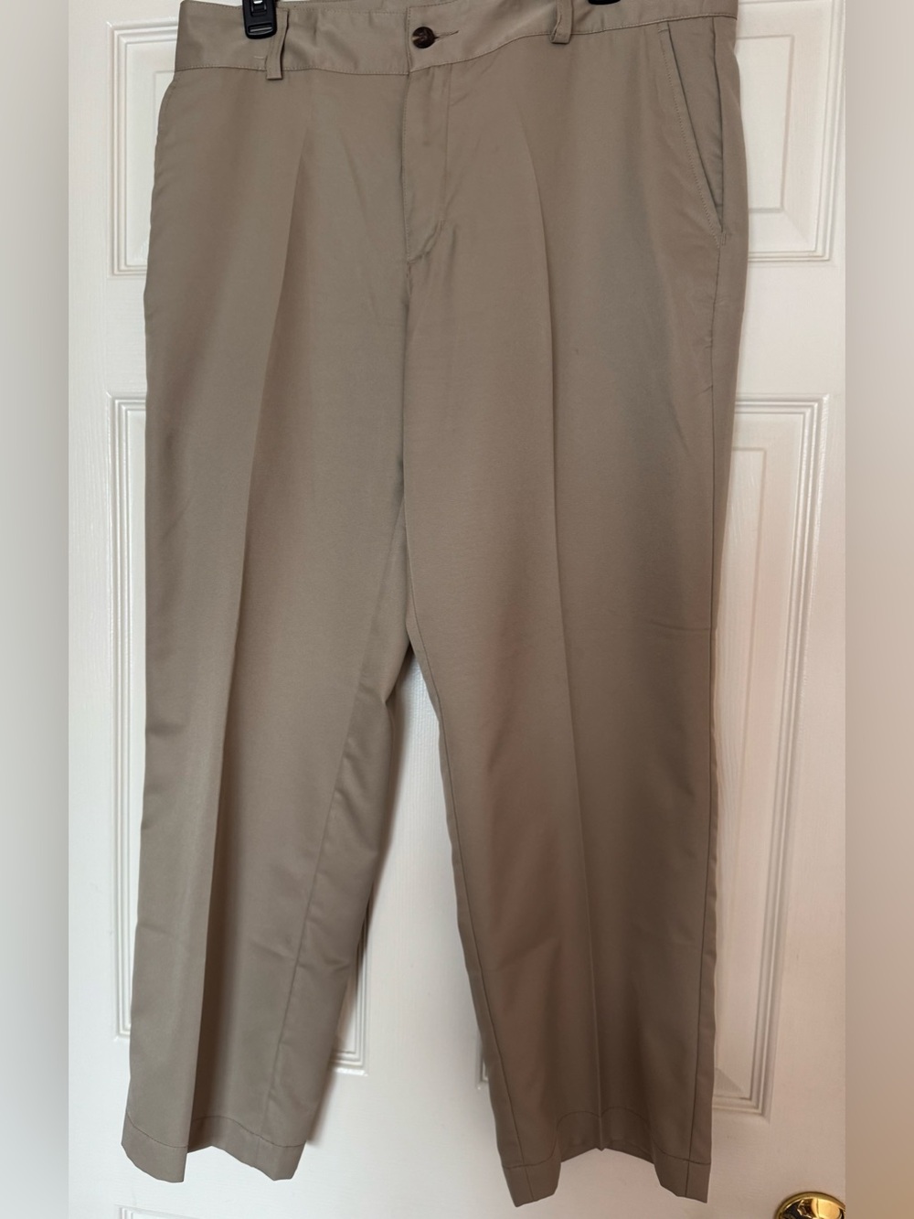 Adidas Classic Khaki climalite men’s pants. Very soft and lightweight.34x30 size